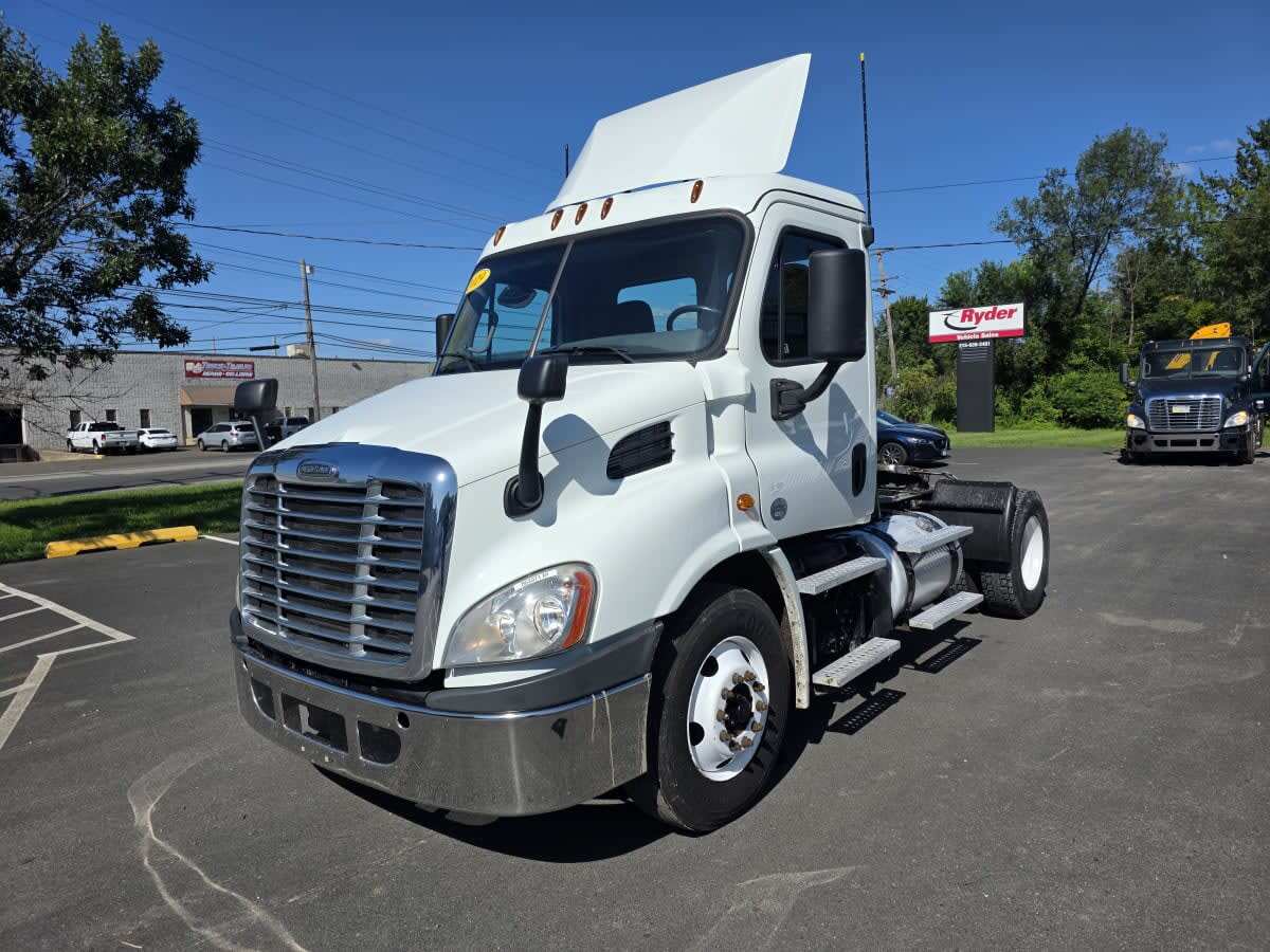 2019 FREIGHTLINER CASCADIA 113 in Bensalem, PA