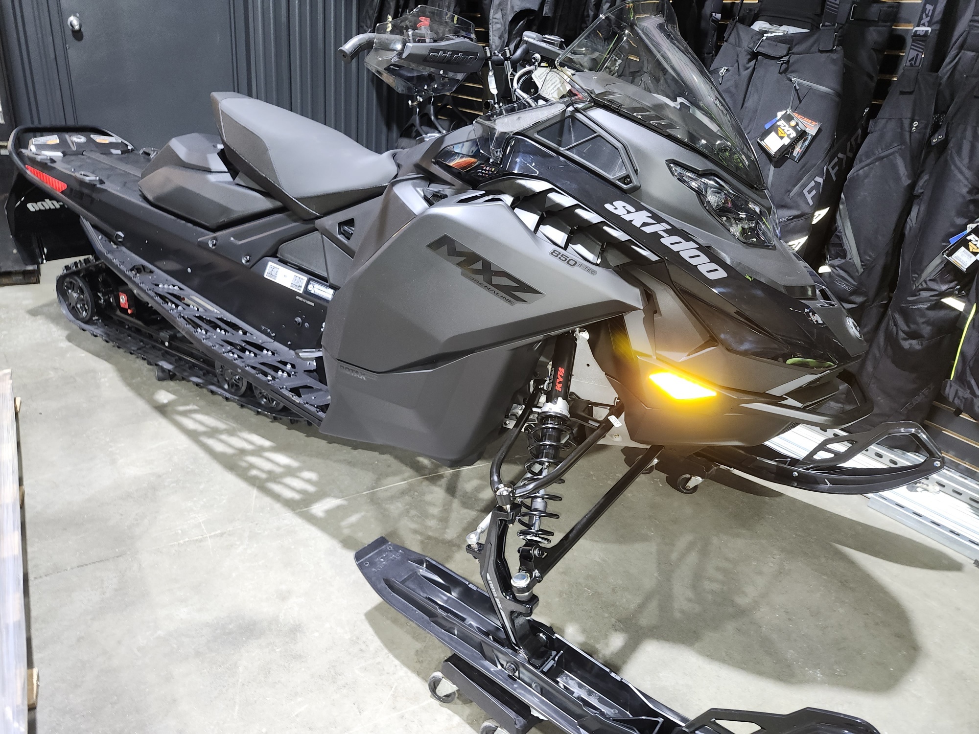2026 Ski-Doo MXZ ADREN 850 137 Black BLIZZARD in monroe WI