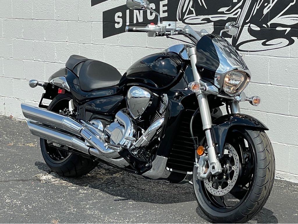 2025 Suzuki M109R VZR1800M5 Sportbike motorcycle
