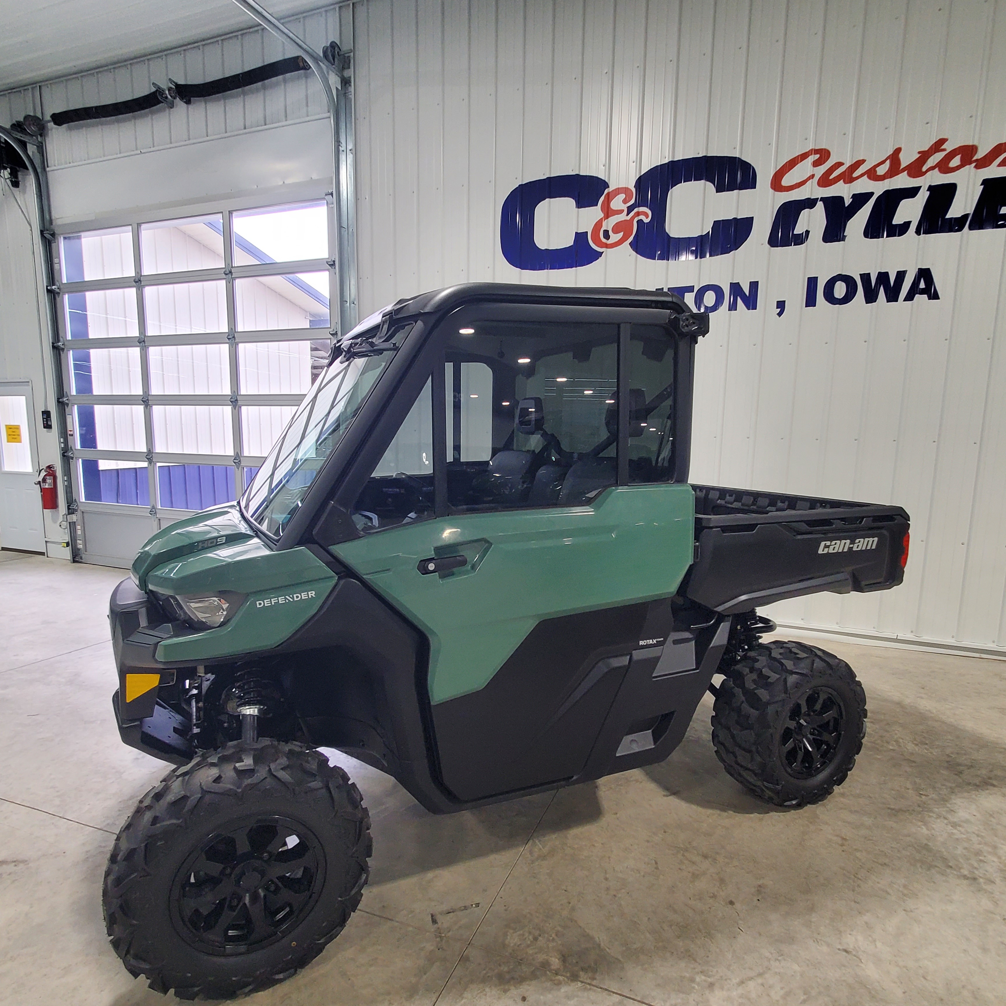 2025 Can-Am Defender HD9 DPS CAB DPS CAB HD9 in chariton IA