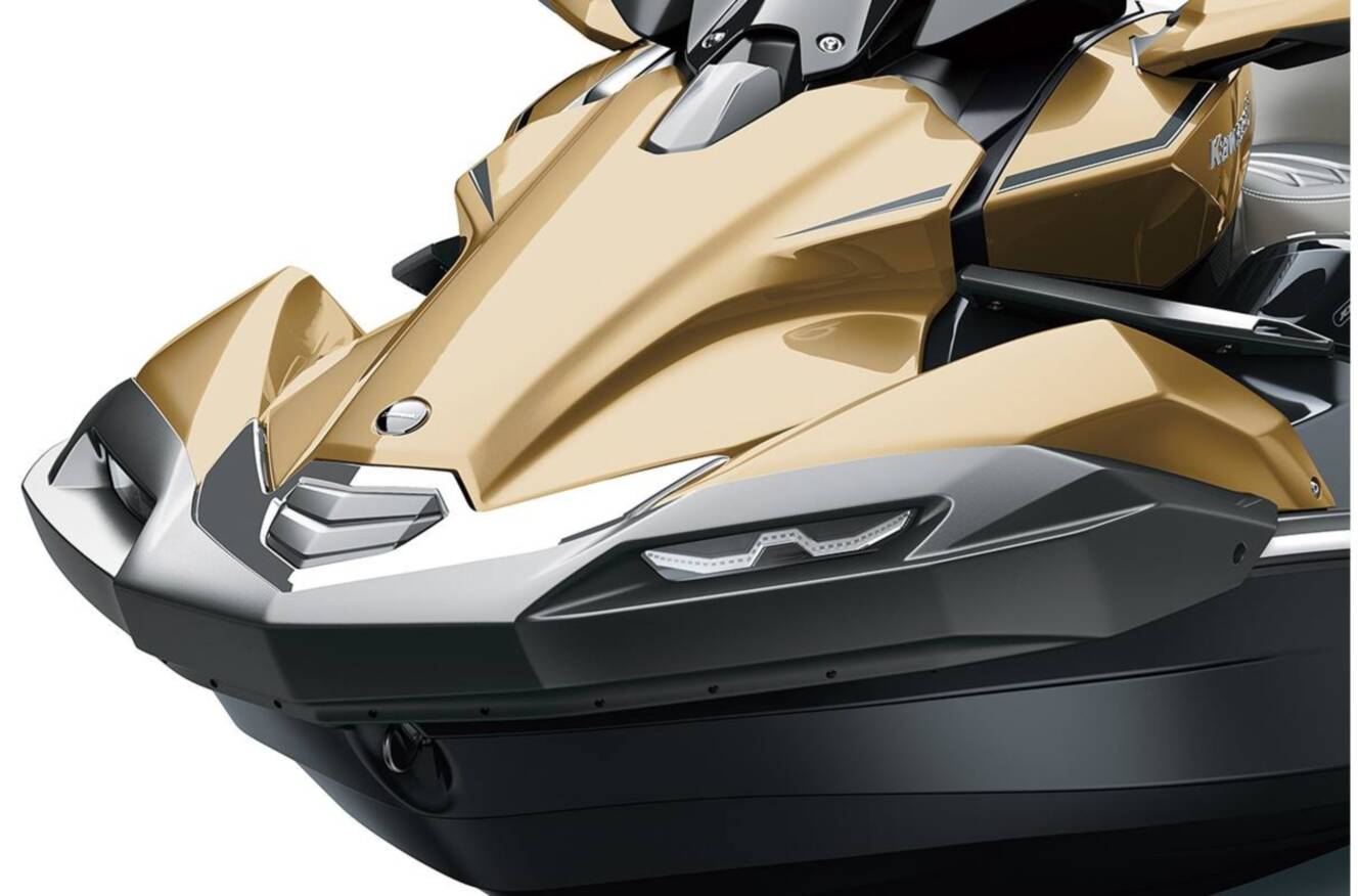 A photo of this 2023 Kawasaki ULTRA160LX
