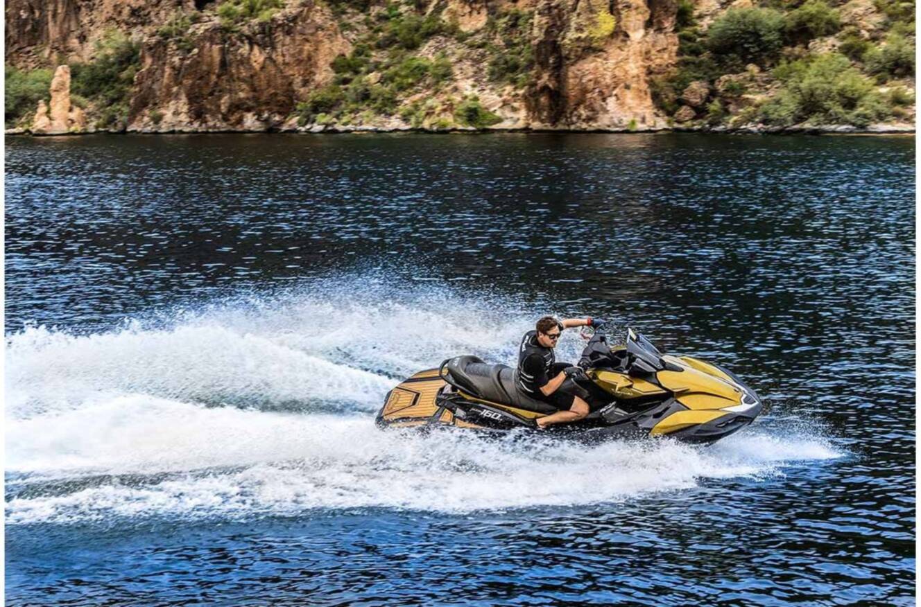 A photo of this 2023 Kawasaki ULTRA160LX