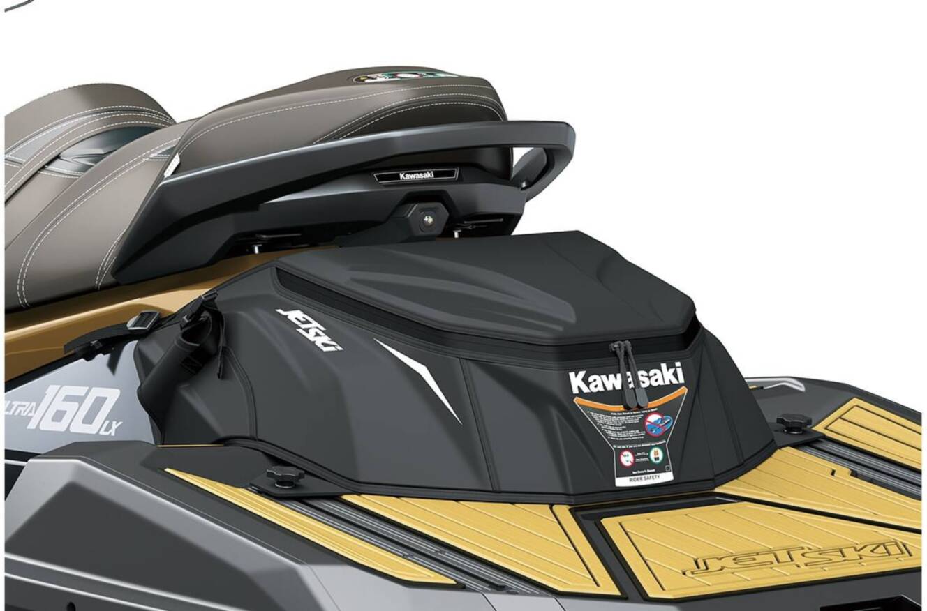 A photo of this 2023 Kawasaki ULTRA160LX