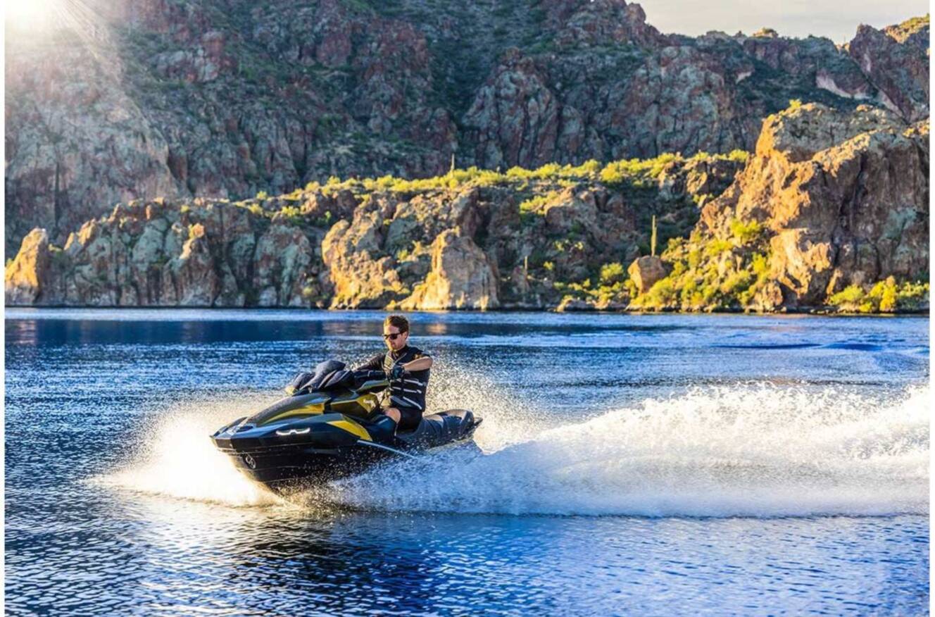 A photo of this 2023 Kawasaki ULTRA160LX