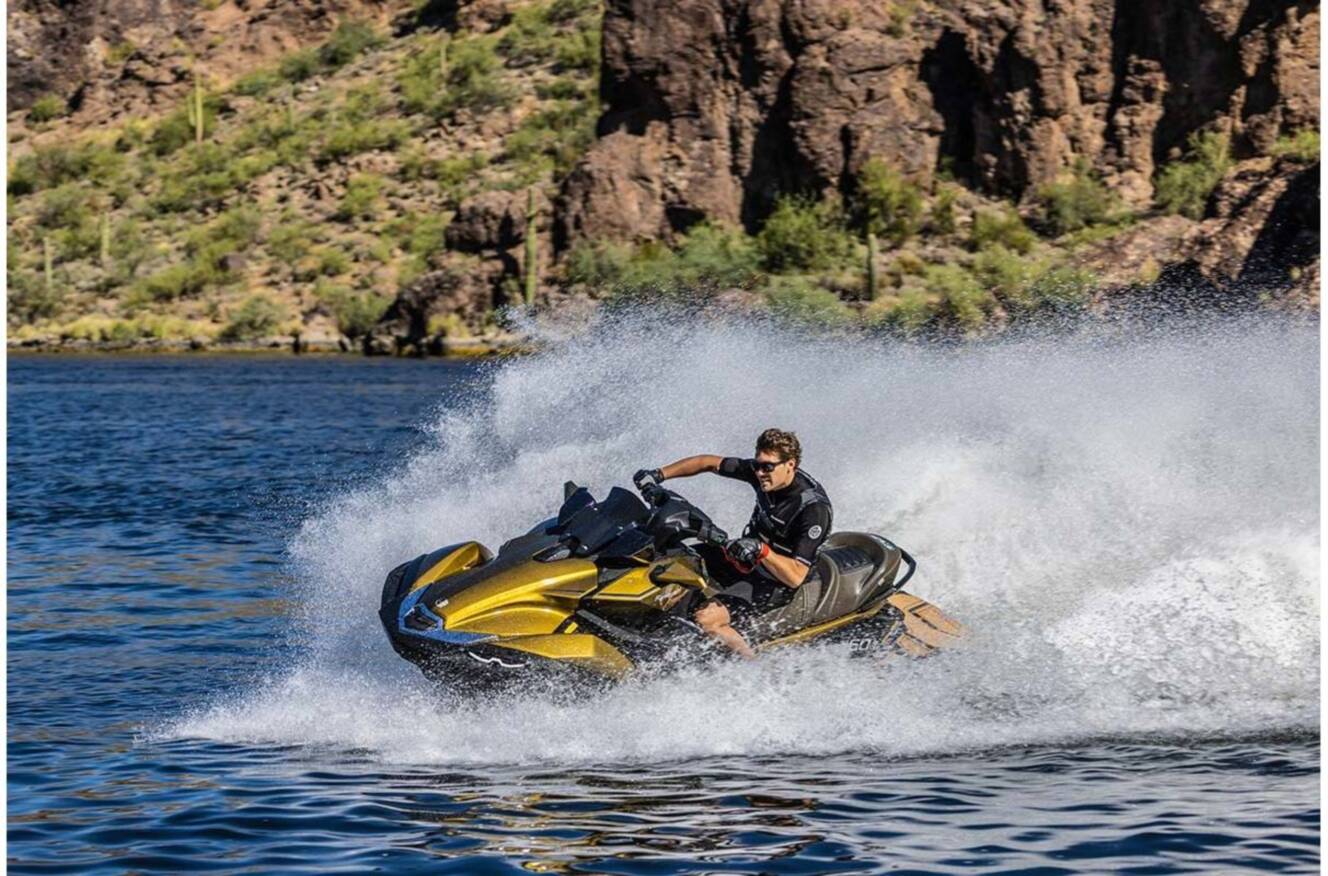 A photo of this 2023 Kawasaki ULTRA160LX