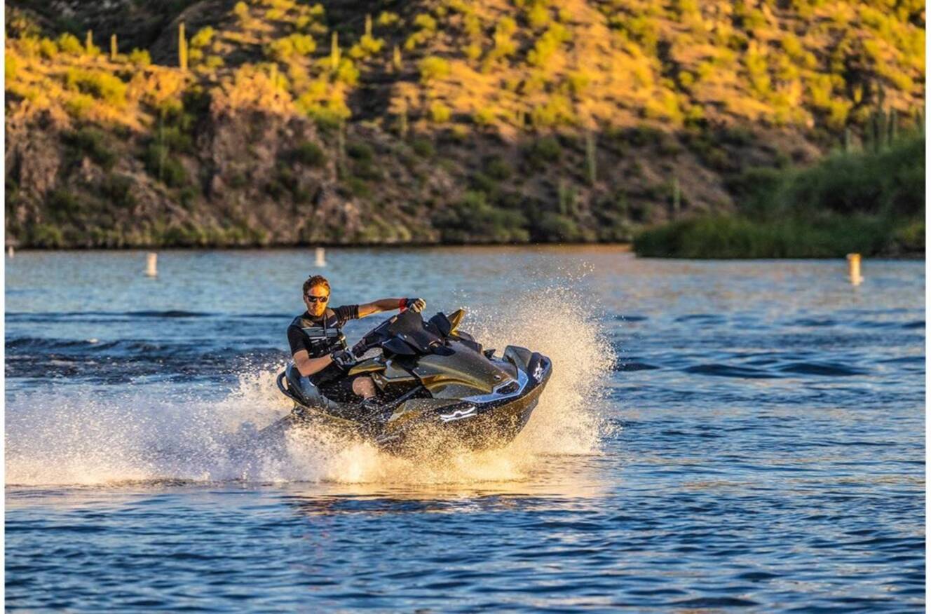 A photo of this 2023 Kawasaki ULTRA160LX