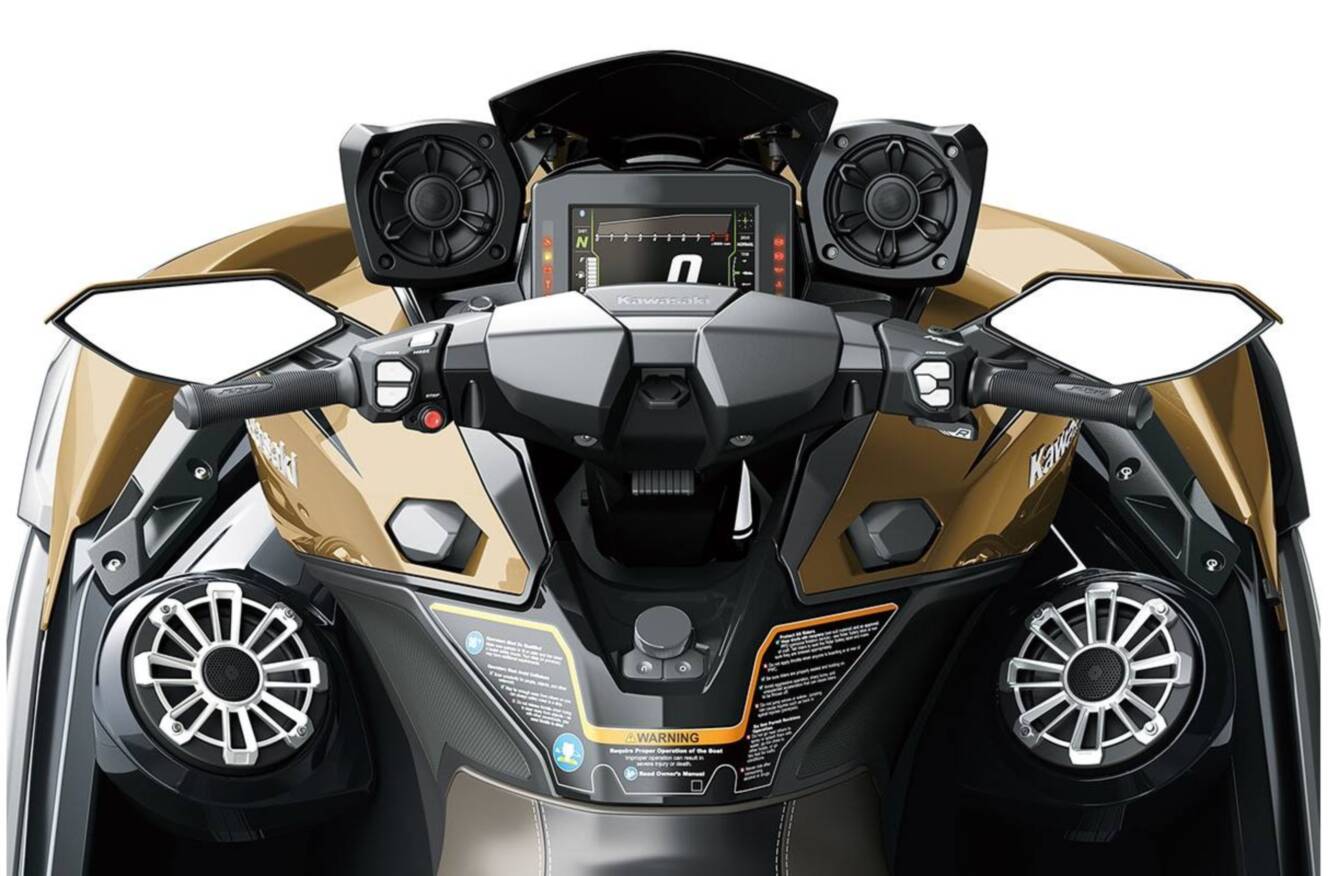 A photo of this 2023 Kawasaki ULTRA160LX
