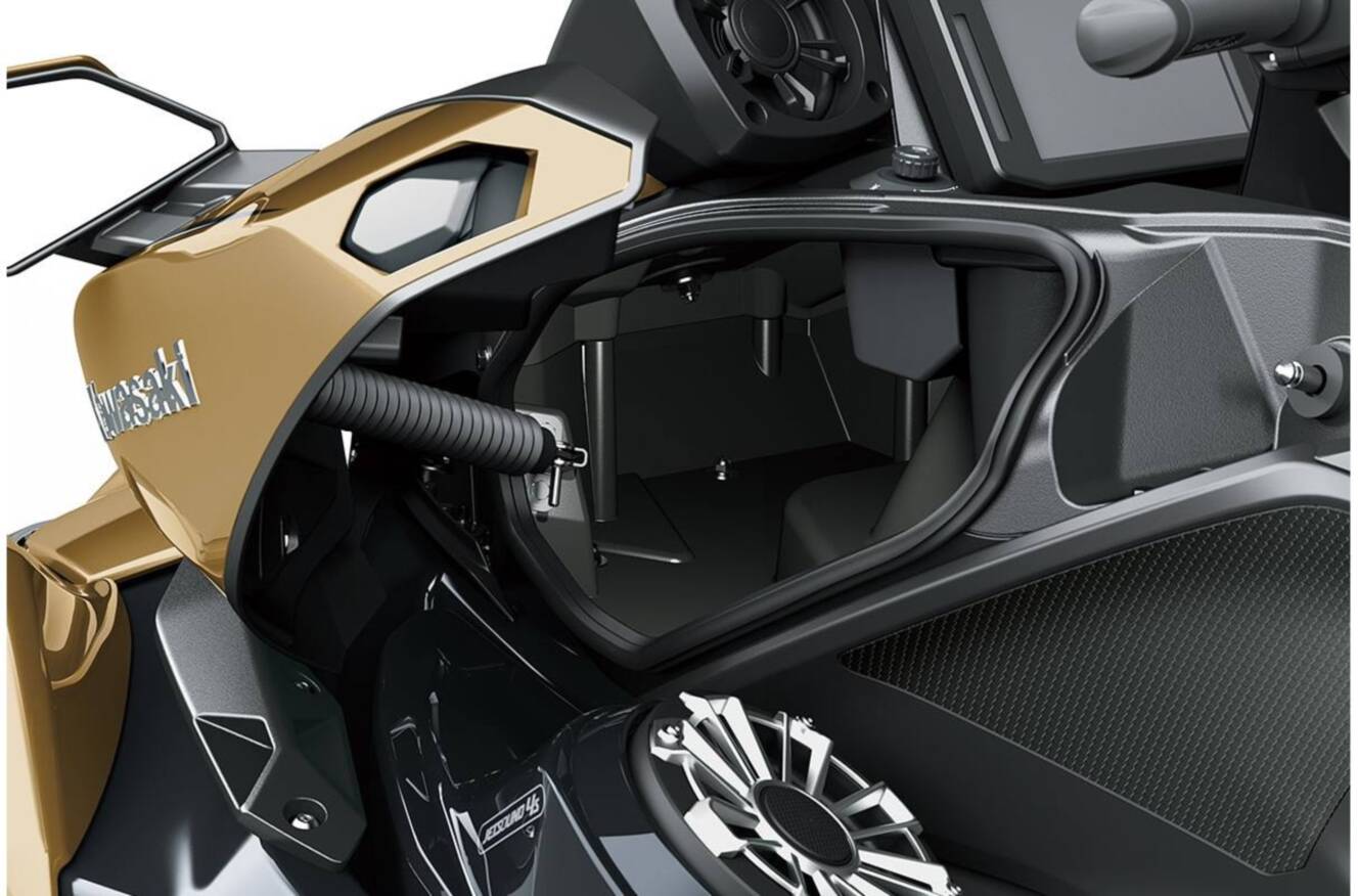 A photo of this 2023 Kawasaki ULTRA160LX