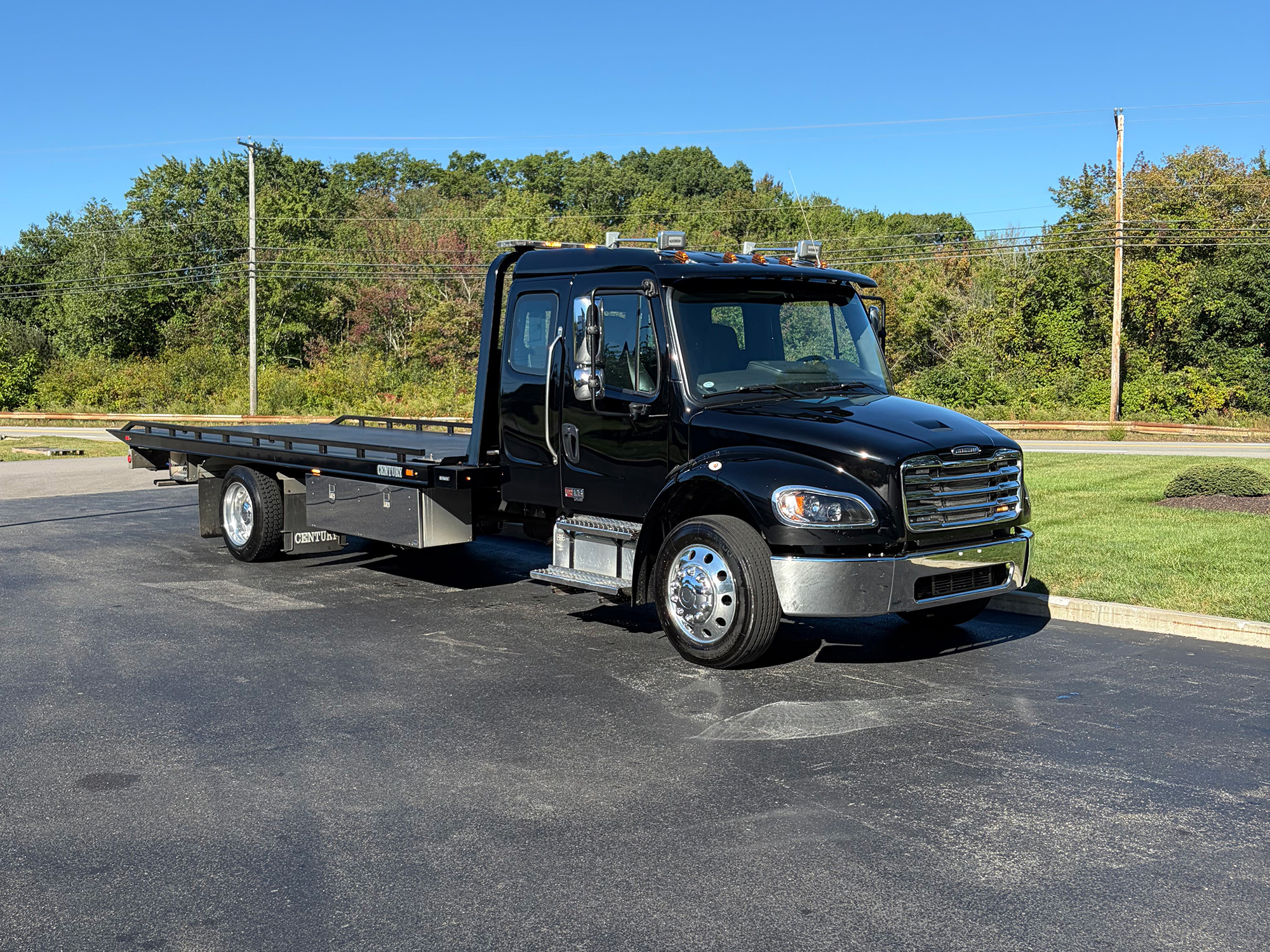 2025 FREIGHTLINER BUSINESS CLASS M2 106 in Plainville, MA