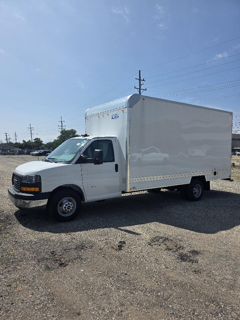 2026 GMC SAVANA in Center Line, MI