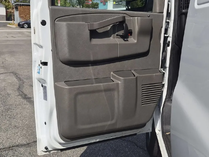 2023 GMC SAVANA