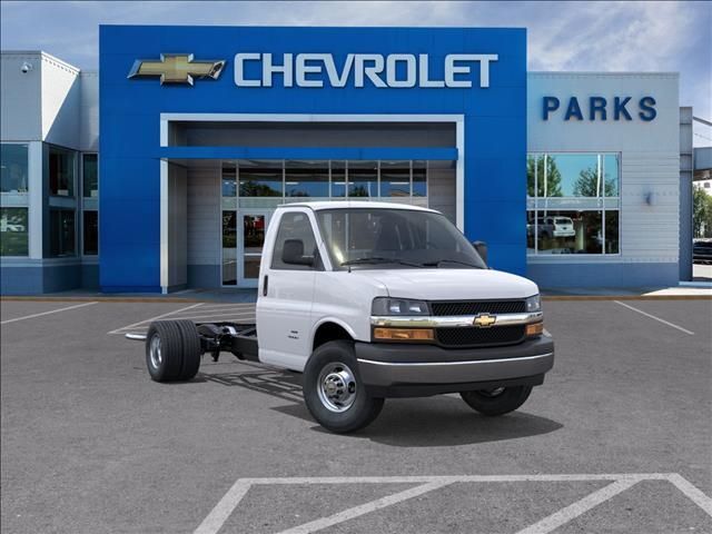 2026 CHEVROLET Express 3500 in Kernersville, NC