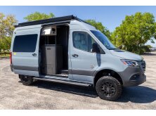 2027 OGV Luxury Coach V-Tour 7RL Review image