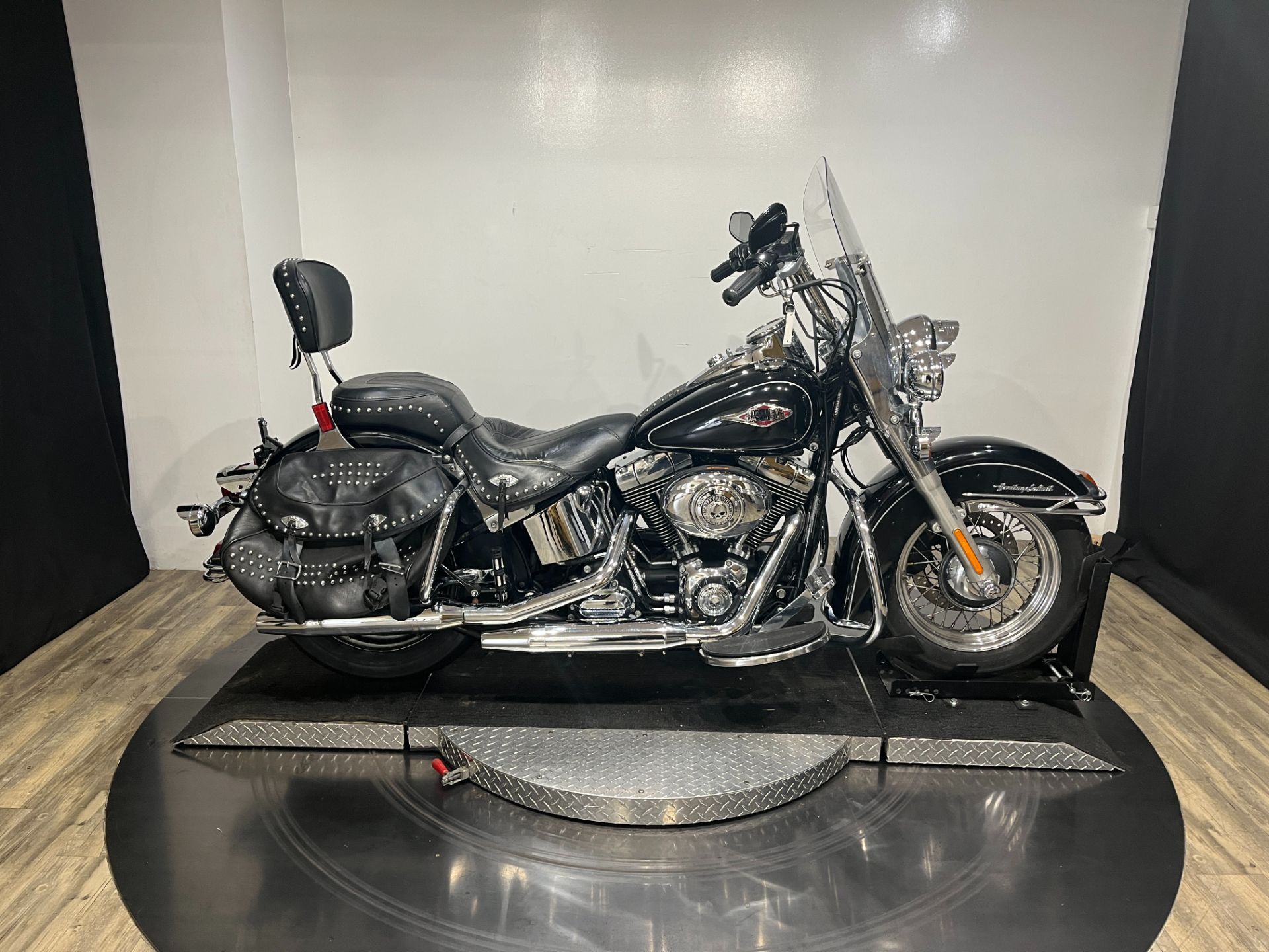 2015 Harley-Davidson Heritage Softail® Classic CLASSIC in Wauconda, IL