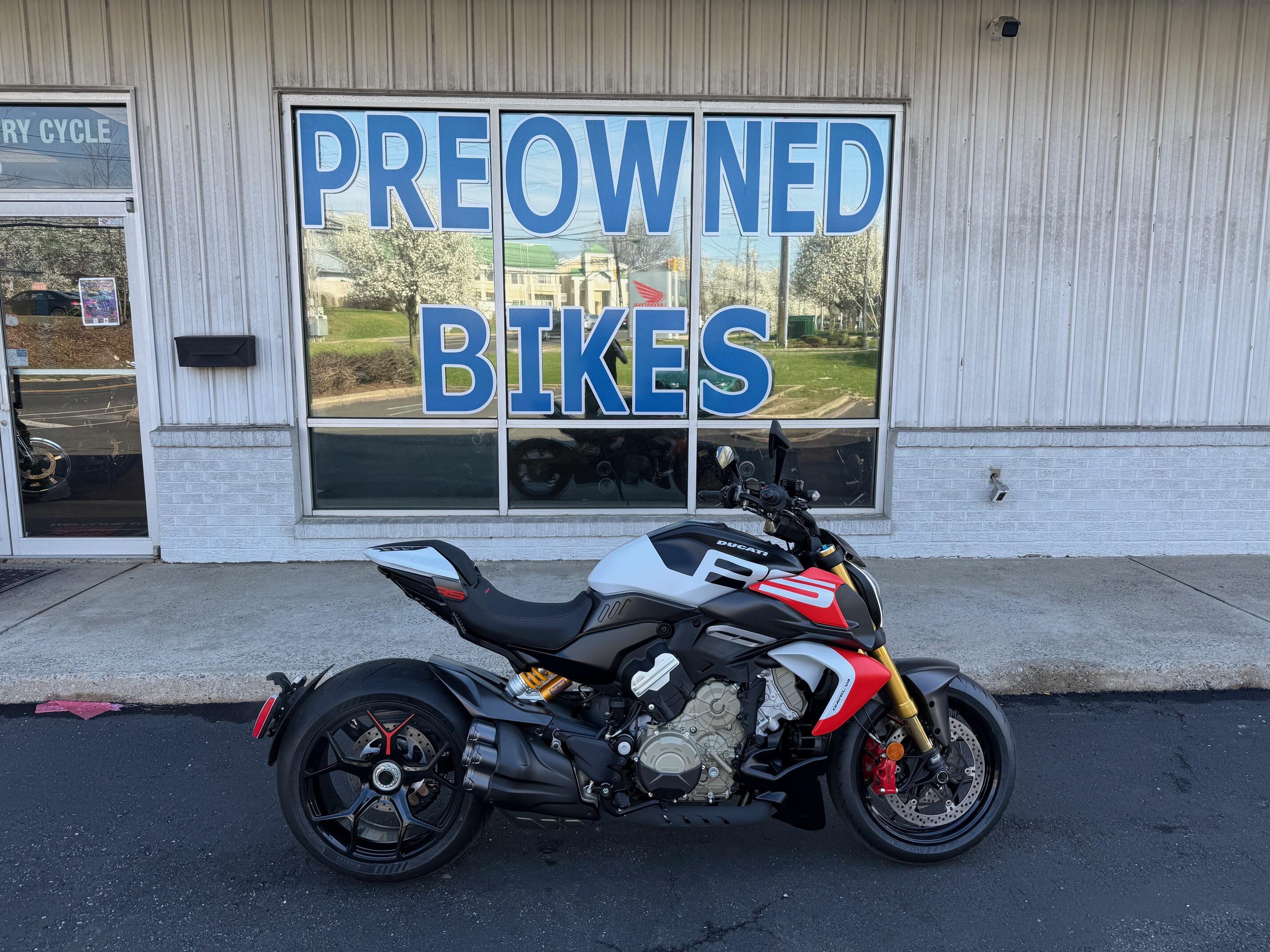 2026 Ducati Diavel V4 RS motorcycle
