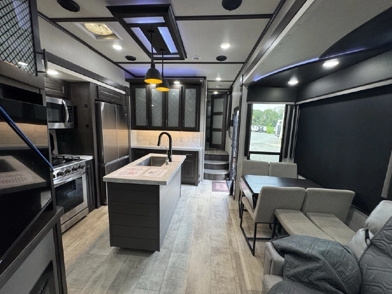 2022 GRAND DESIGN MOMENTUM 397TH