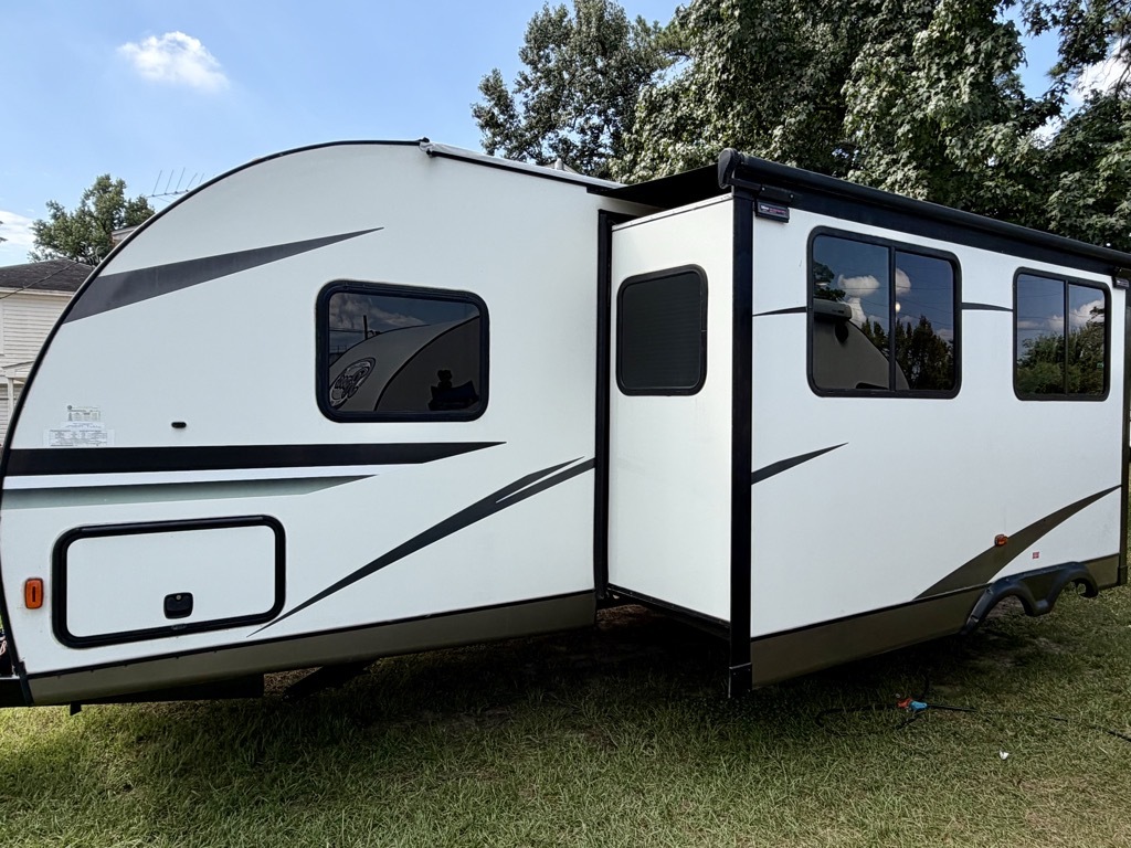 2021 Gulf Stream STREAMLITE in spring TX