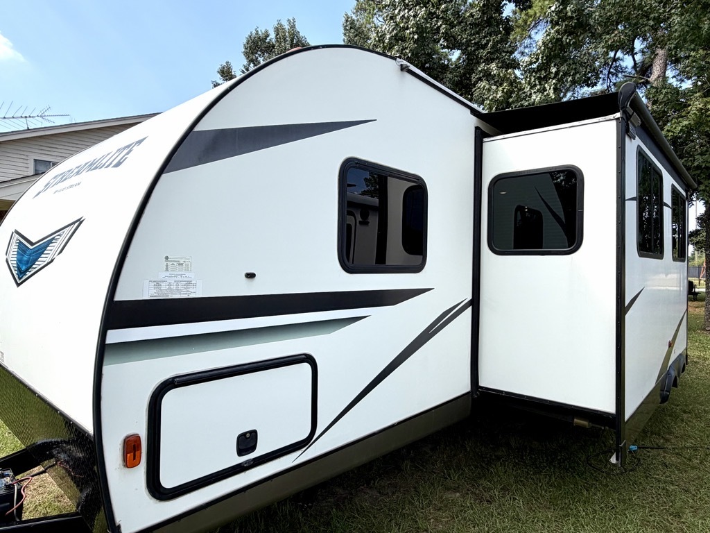 2021 Gulf Stream STREAMLITE in spring TX