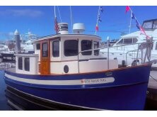 Time to Change Your Boating Style? 4 Types of Boats For Slowing Down image