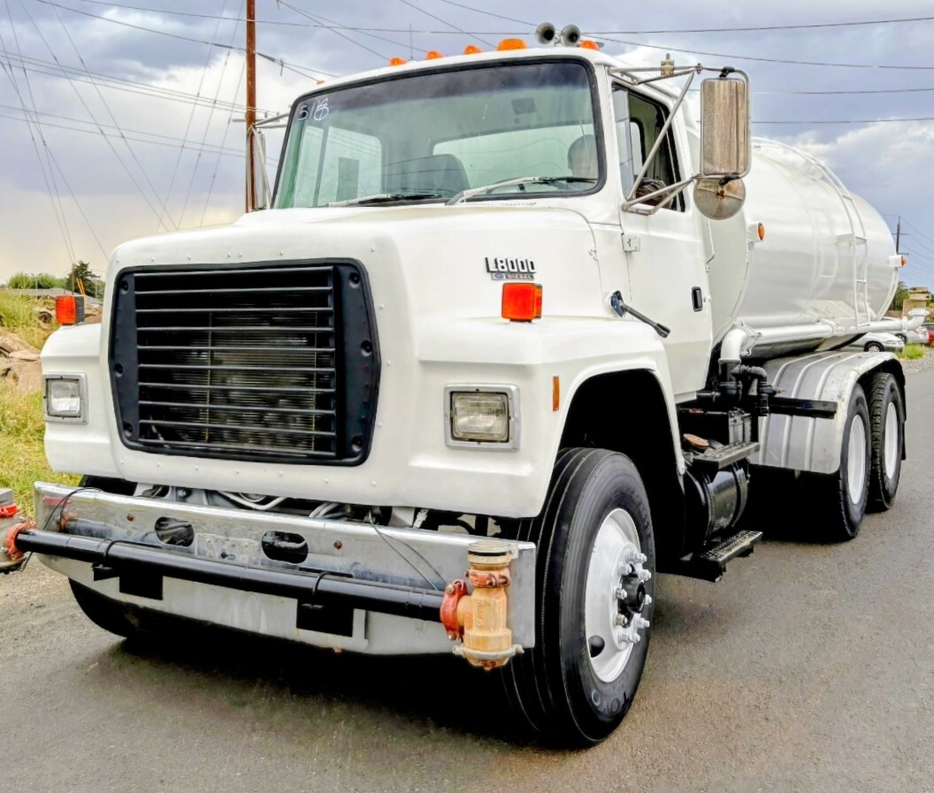 1994 FORD L8000 in Yakima, WA
