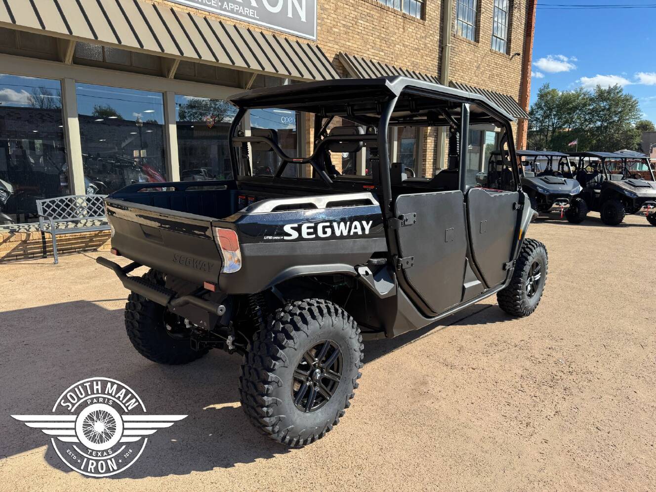 A photo of this 2026 Segway Powersports UT10 P Crew