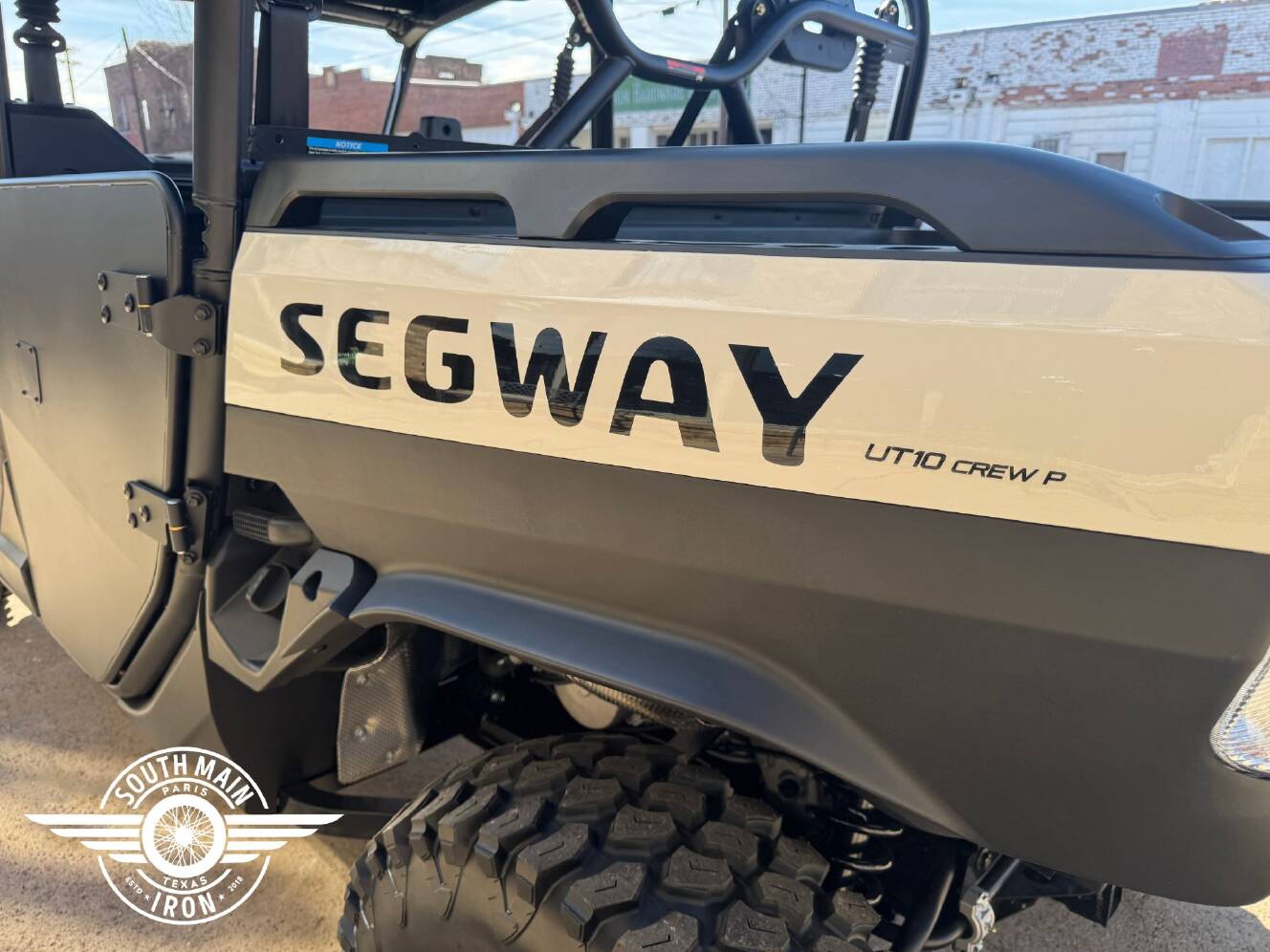 A photo of this 2026 Segway Powersports UT10 P Crew