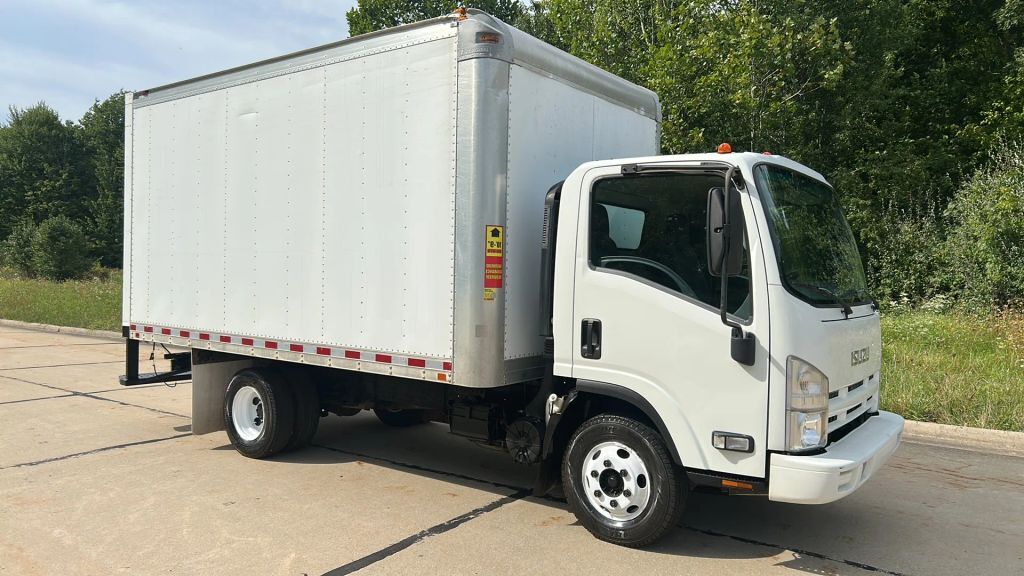 2015 ISUZU NPR in North Royalton, OH