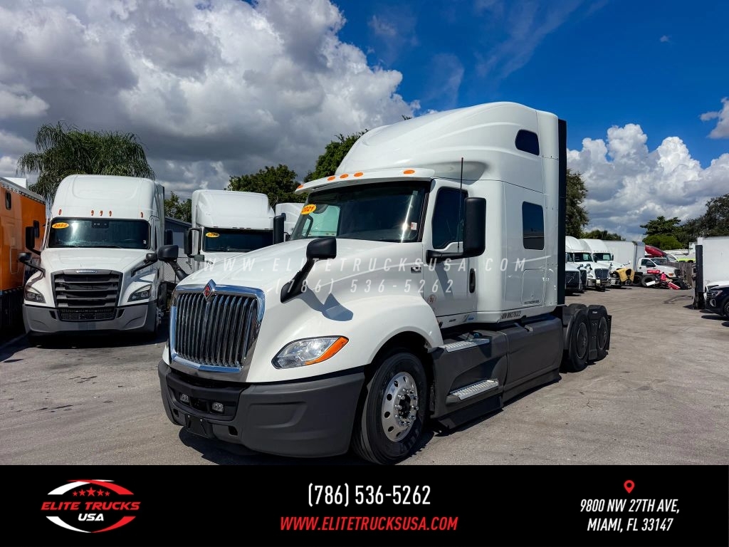 2021 International LT in Miami, FL