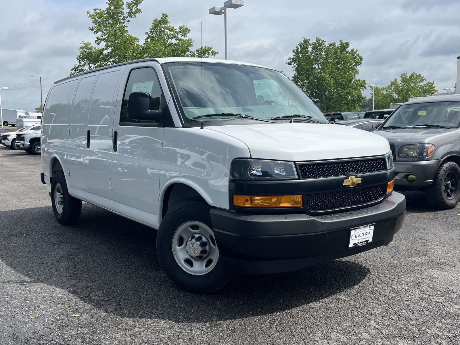 2026 CHEVROLET Express 3500 in Madison, TN