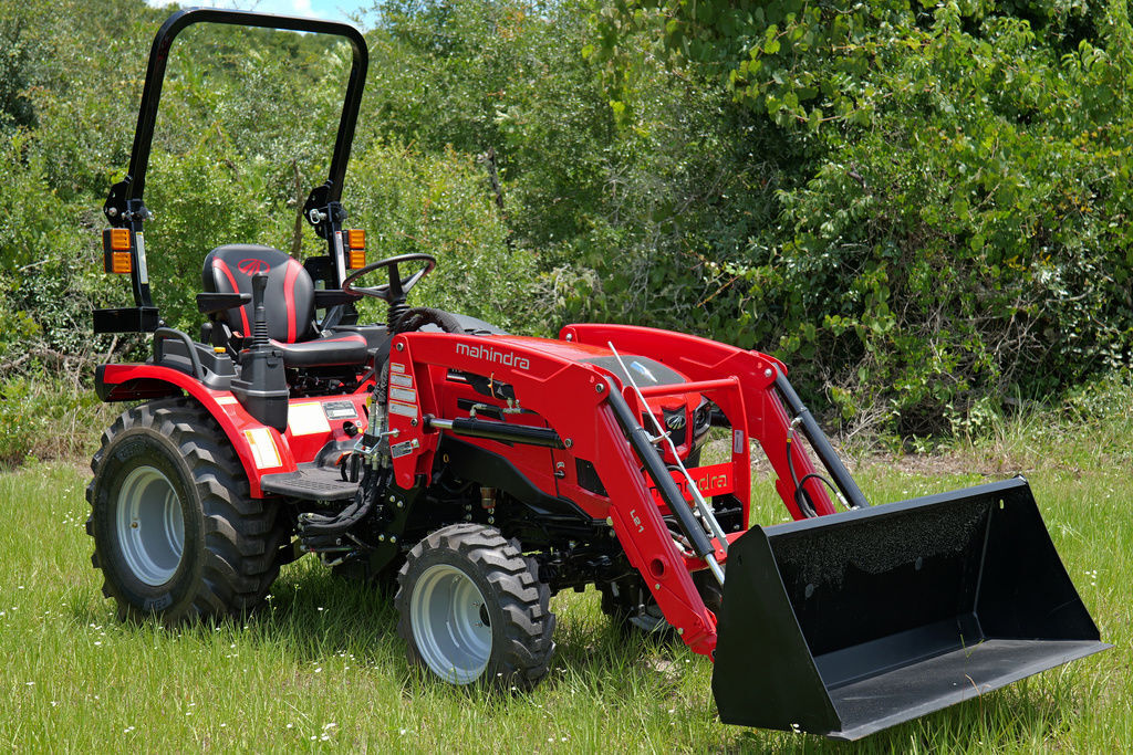 2026 Mahindra 2100 Series 2126 HST in Chiefland, FL