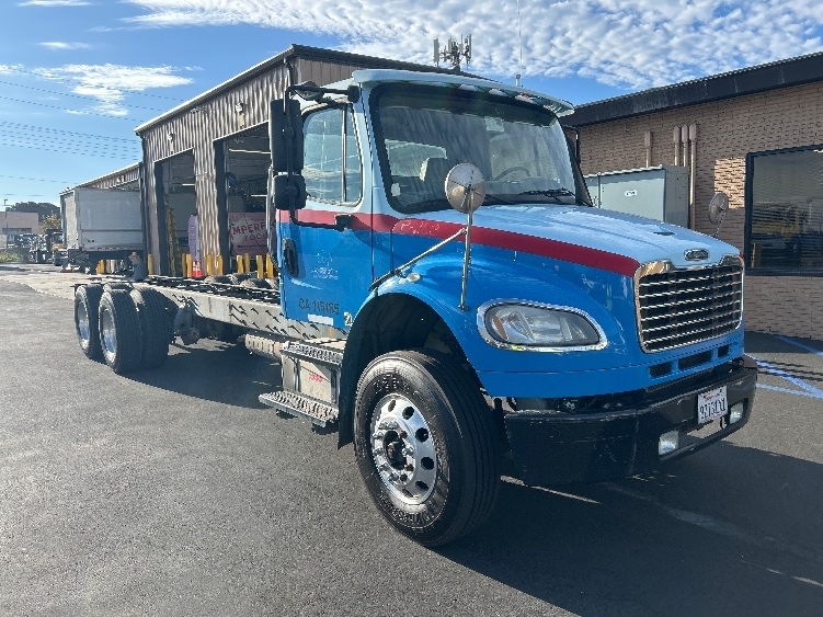 2017 FREIGHTLINER BUSINESS CLASS M2 106 in Ventura, CA