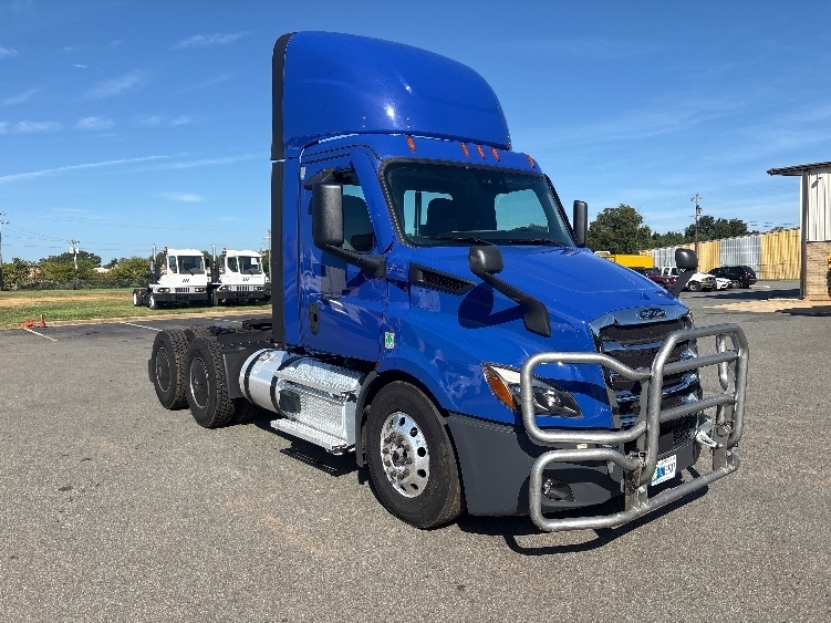 2021 FREIGHTLINER CASCADIA 116 in Mebane, NC