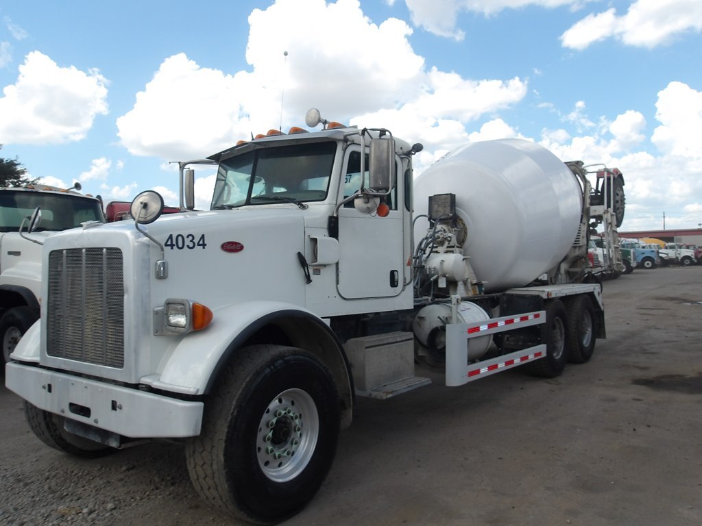 2017 PETERBILT 365 in Houston, TX