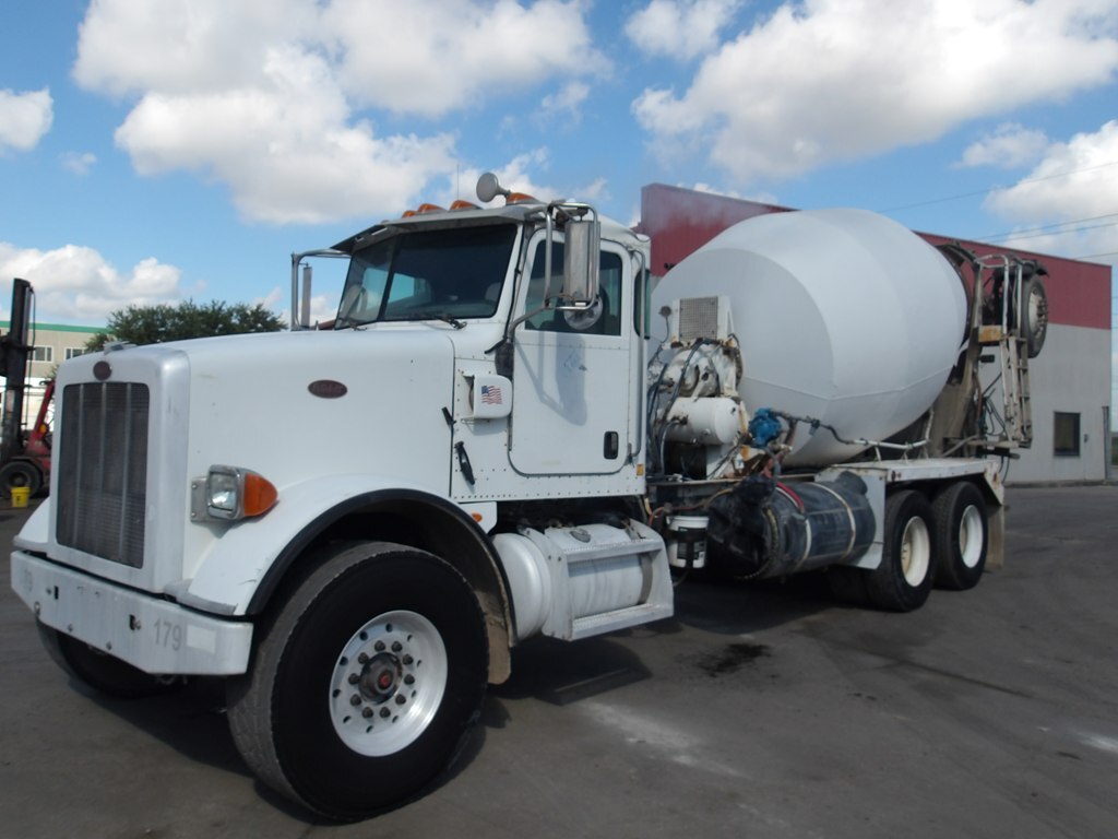 2011 PETERBILT 365 in Houston, TX