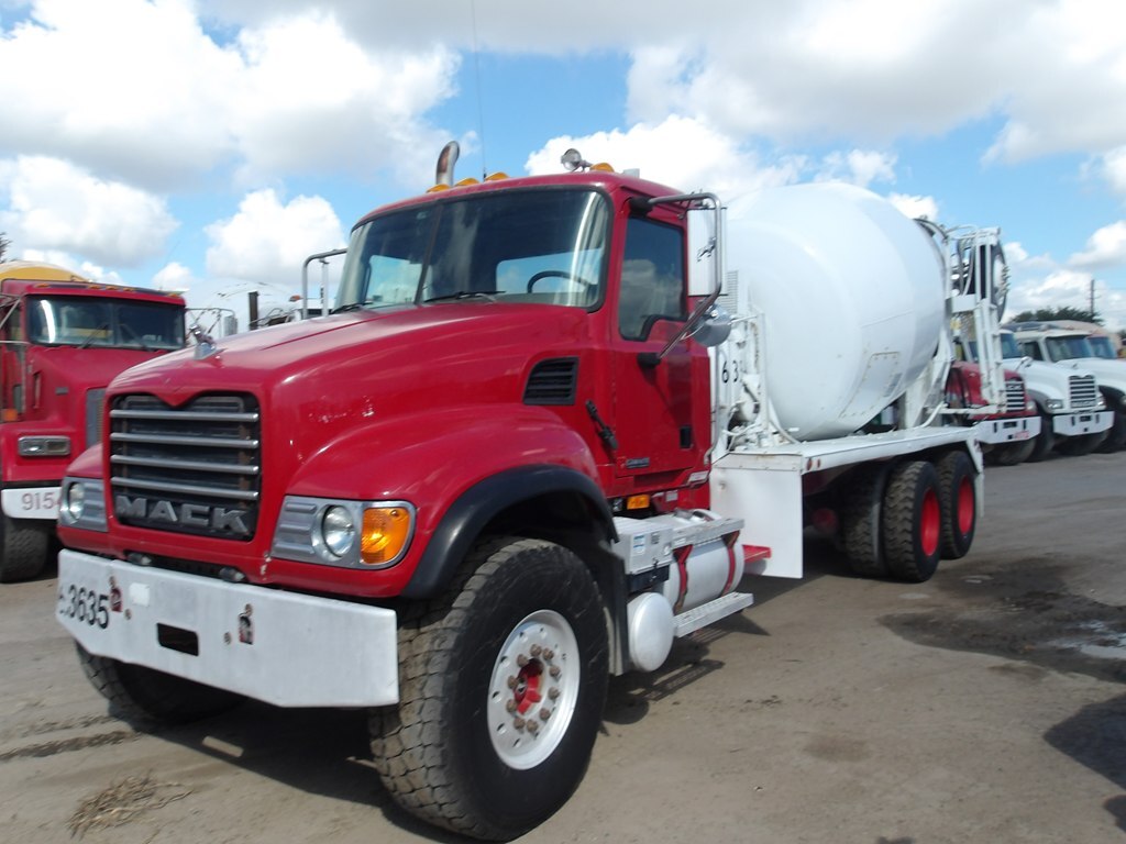 2007 MACK CV713 in Houston, TX