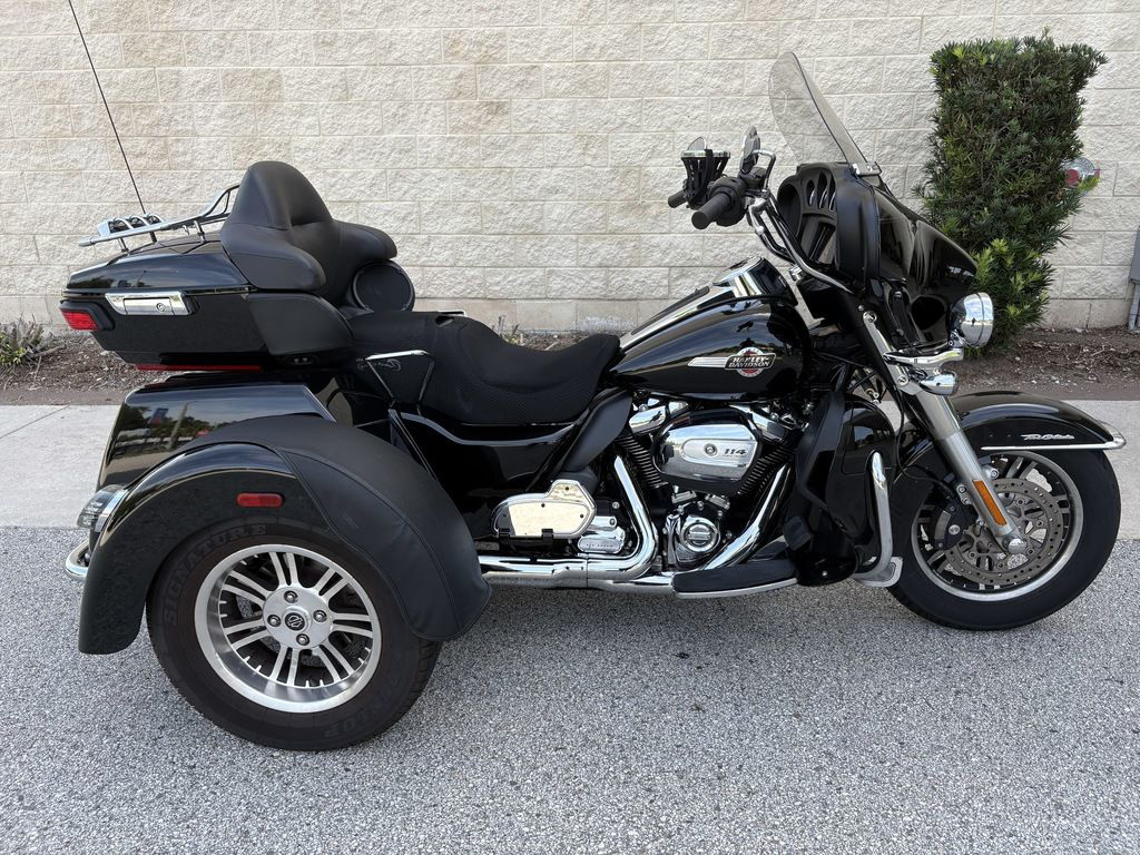 2024 Harley-Davidson Trike FLHTCUTG - Tri Glide Ultra ULTRA CLASSIC® in Jacksonville, FL