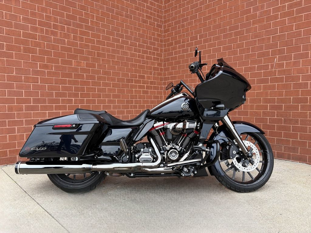 2022 Harley-Davidson Touring FLTRXSE - CVO Road Glide FLTRXSE in Waterford Twp, MI