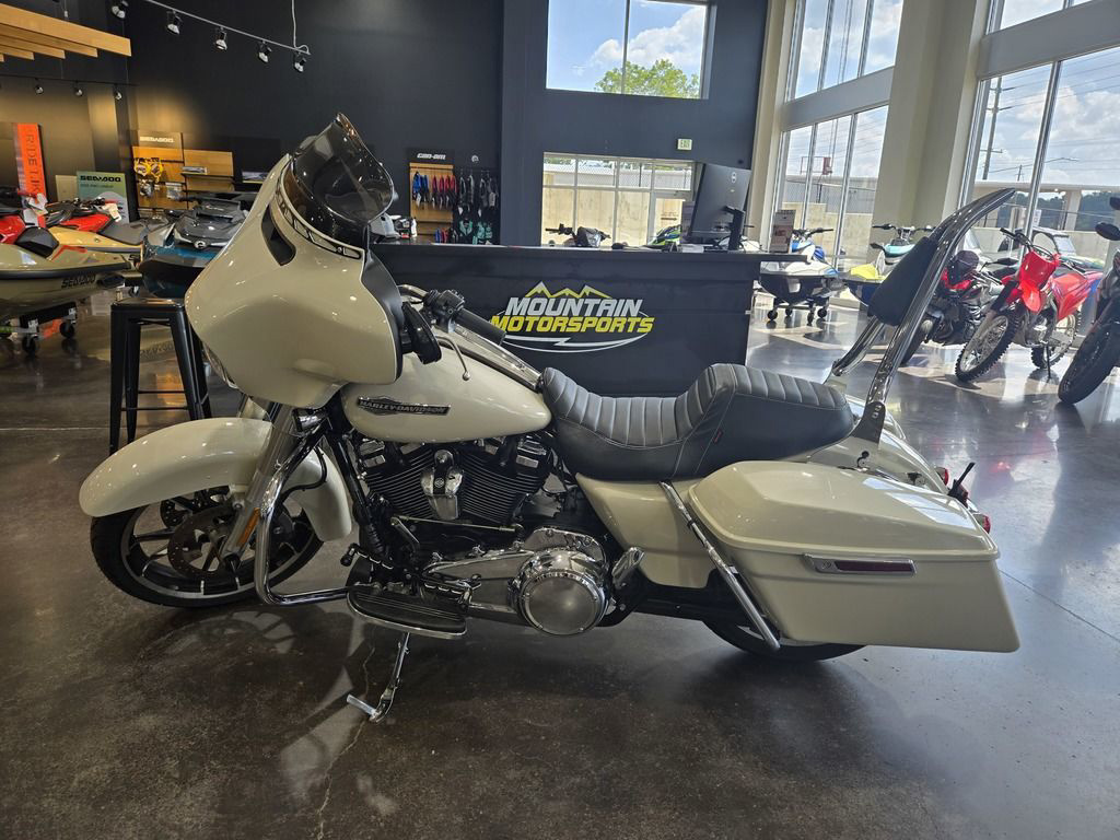 2022 Harley-Davidson Street Glide FLHX in Gadsden, AL