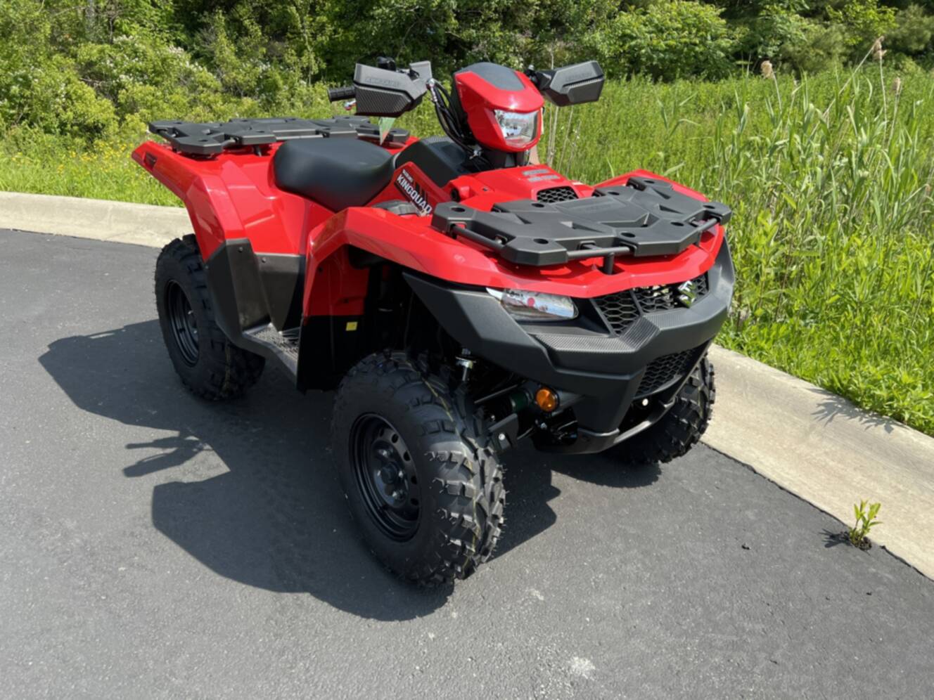 A photo of this 2025 Suzuki Kingquad 500Axi Power Steering (LT-A500XPM5)