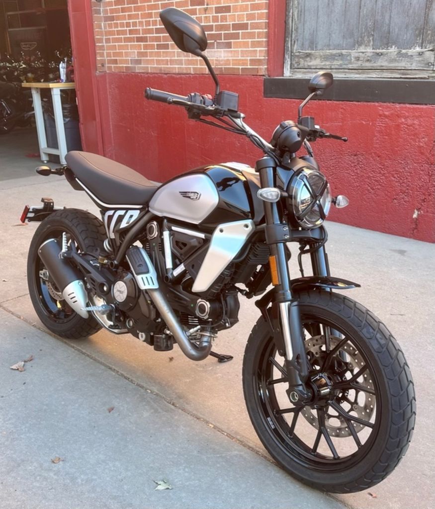 2025 Ducati Scrambler Icon Thrilling Black ICON in Denver, CO