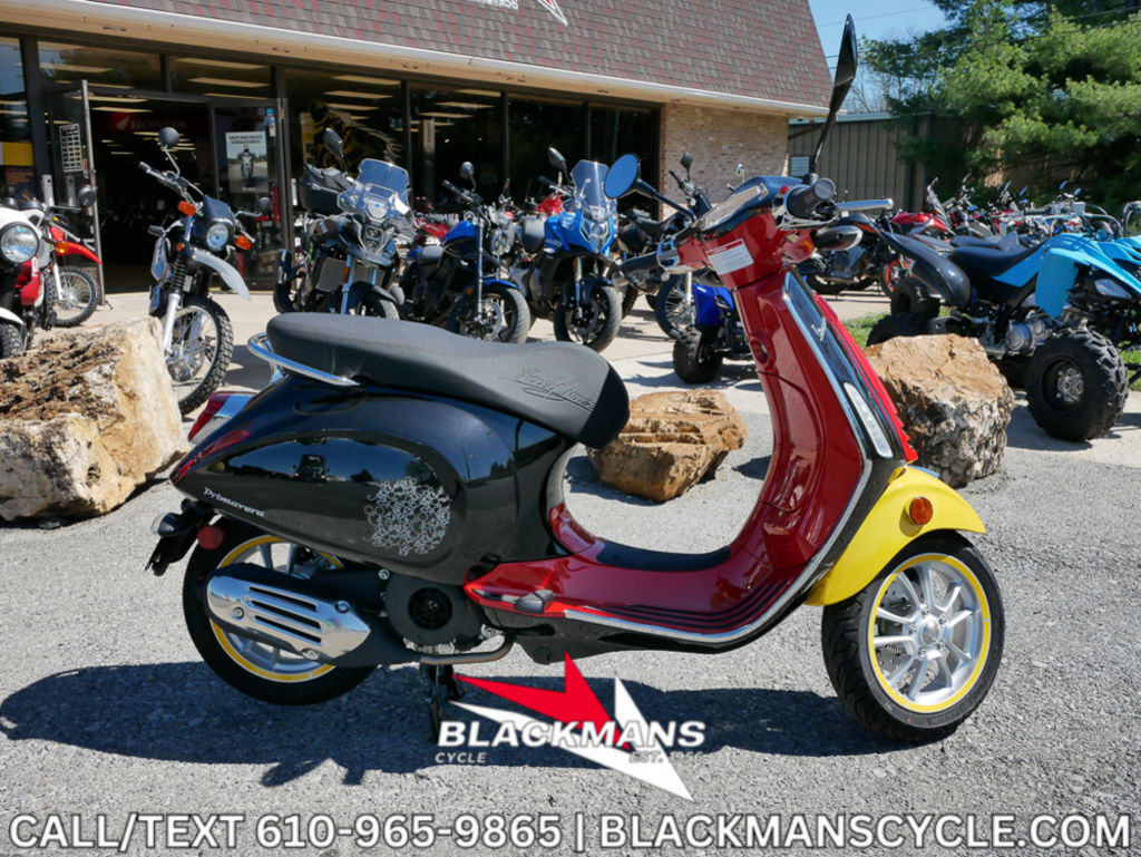 2023 Vespa Primavera 150 Disney Mickey Mouse Edition Scooter motorcycle