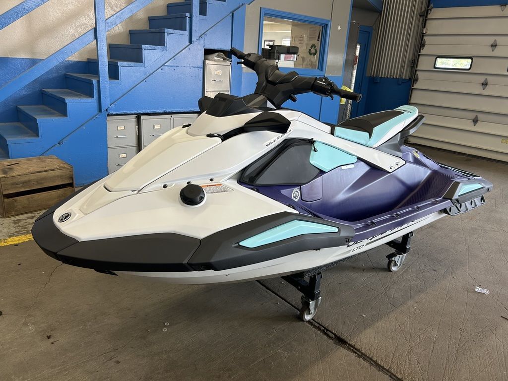 2025 Yamaha Jet Blaster LTD-Purple/White BASE in houghton lake MI