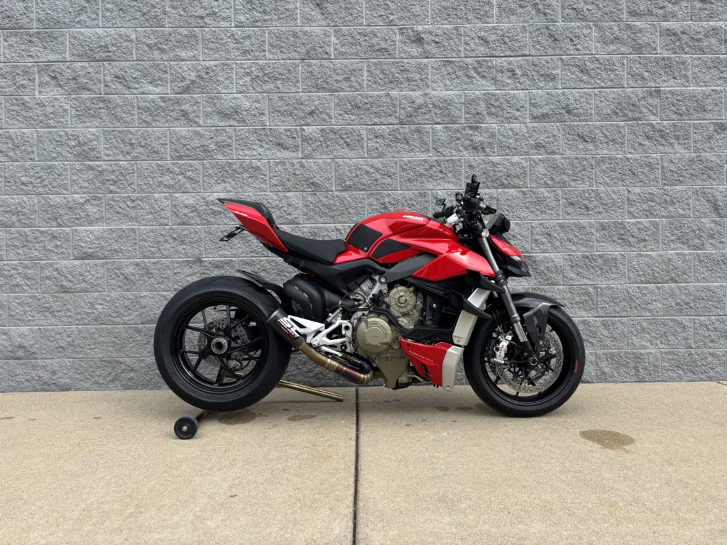 2022 Ducati Streetfighter in Southfield, MI