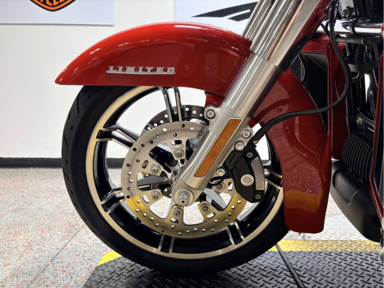 A photo of this 2023 Harley-Davidson Ultra Limited