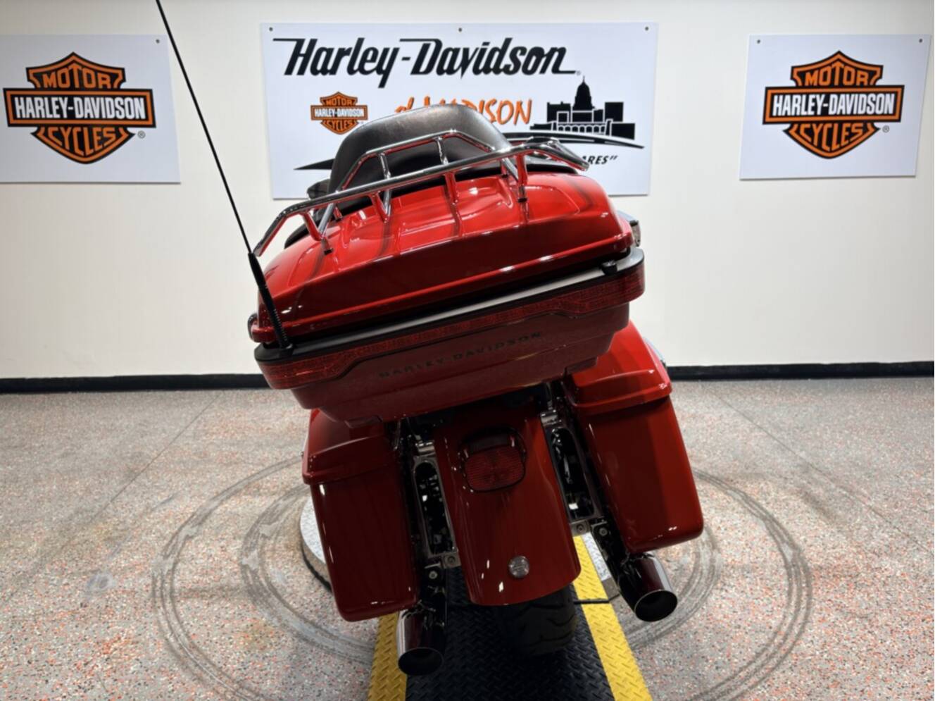A photo of this 2023 Harley-Davidson Ultra Limited