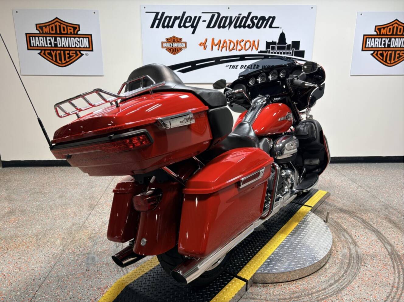 A photo of this 2023 Harley-Davidson Ultra Limited