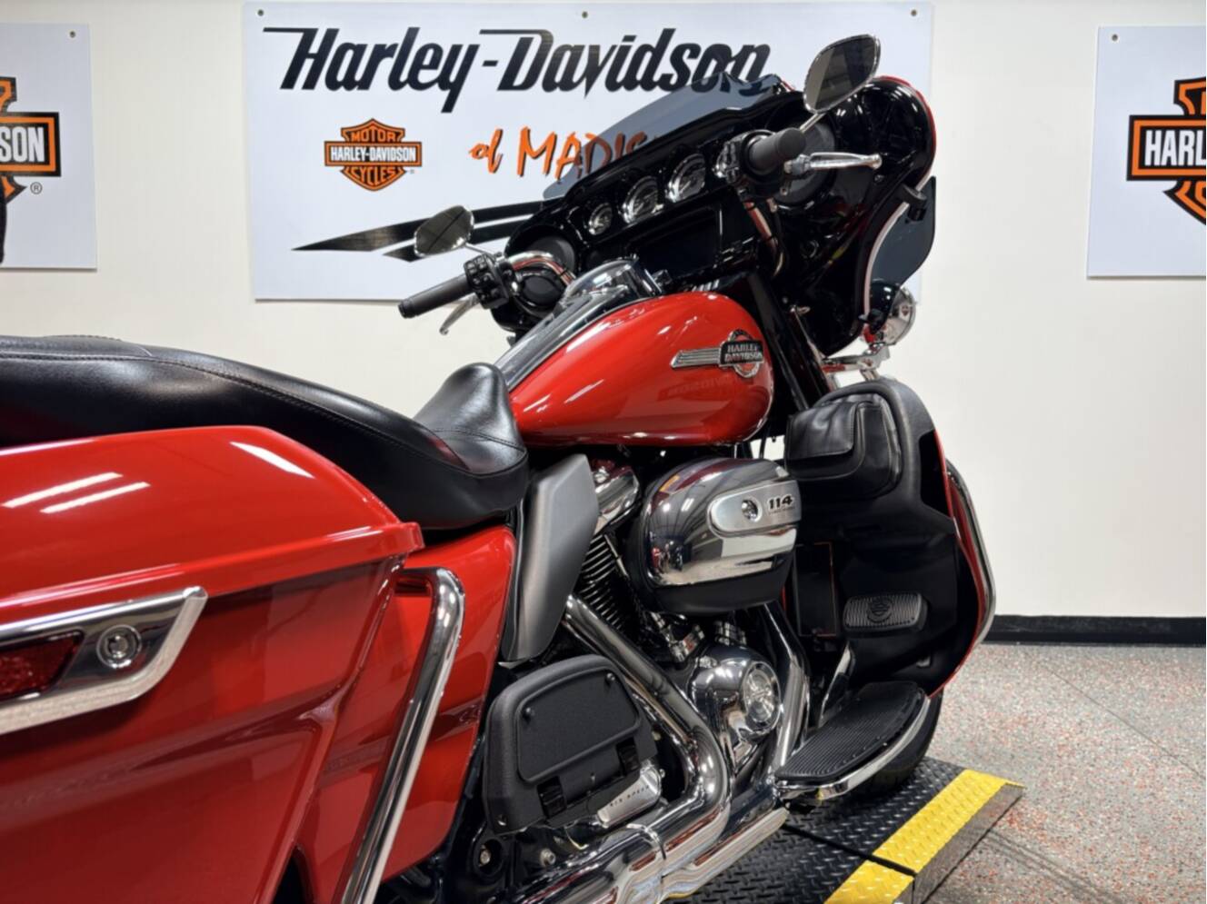 A photo of this 2023 Harley-Davidson Ultra Limited