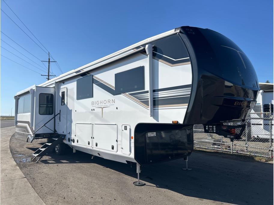 2026 Heartland Big Horn B37MD Fifth Wheel Toy Hauler RV