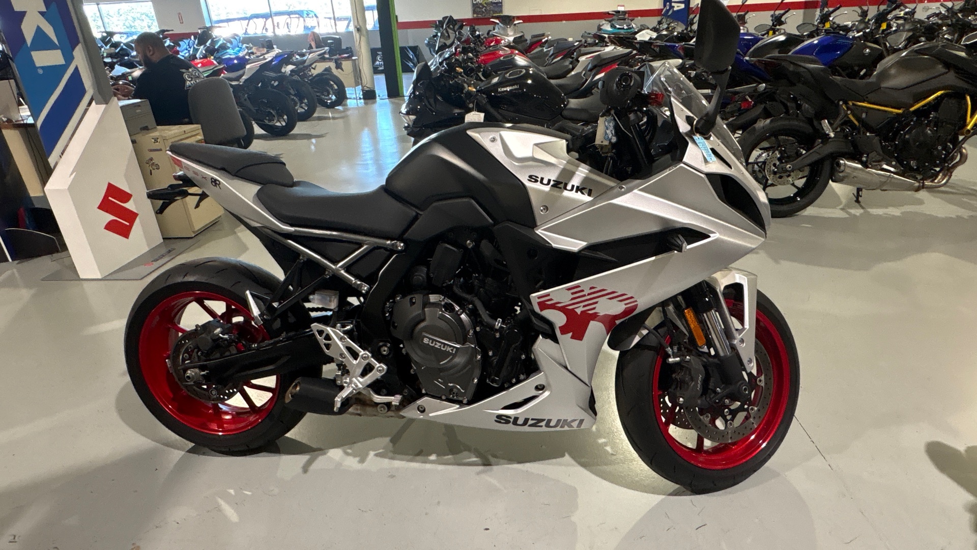2024 Suzuki GSX800FRQM4 8R in White Plains, MD