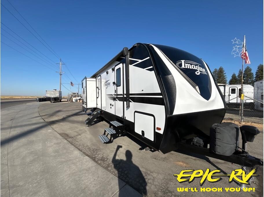 2021 Grand Design Imagine 3250BH in madera CA